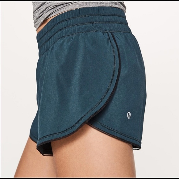 lululemon athletica Pants - Lululemon Seek the Heat Short II NWOT 6